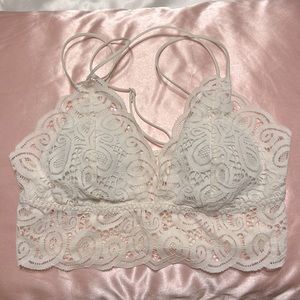 Victoria’s Secret Pink - Off white bralette - size Medium